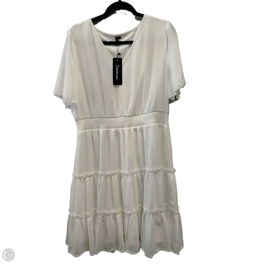 Dress Casual Short By Clothes Mentor In White, Size: 18