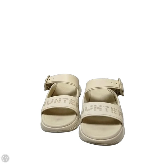 Sandals Flip Flops By Hunter In Cream, Size: 8