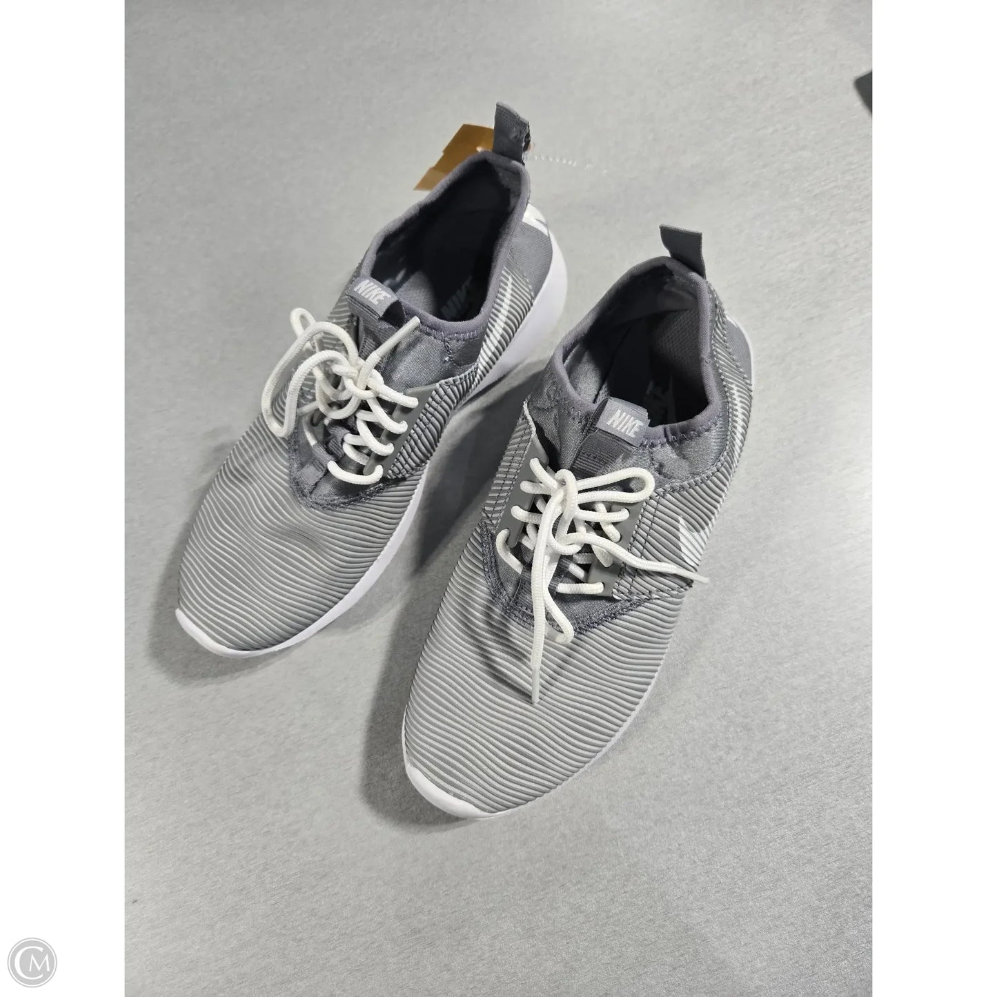 Shoes Athletic By Nike In Grey, Size: 7