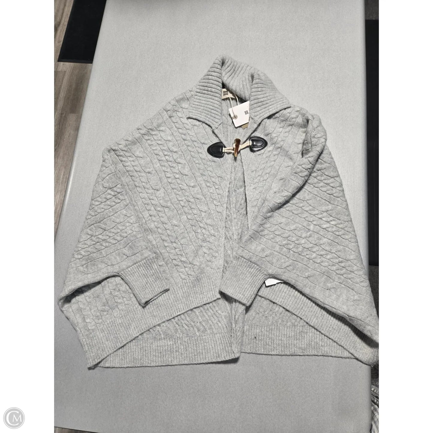 Shawl By Cmc In Grey, Size: Osfm