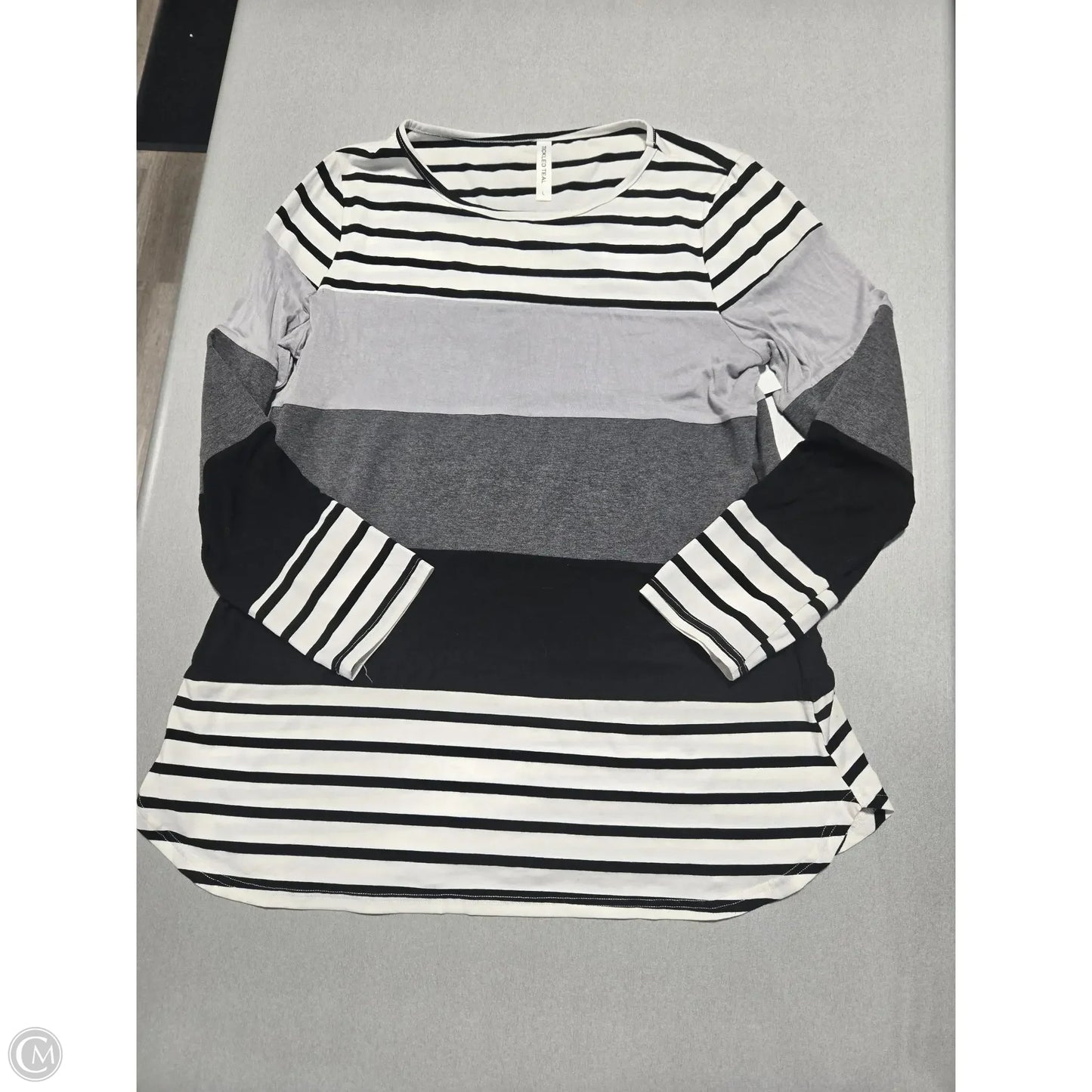 Top Long Sleeve By Tickled Teal In Striped Pattern, Size: L