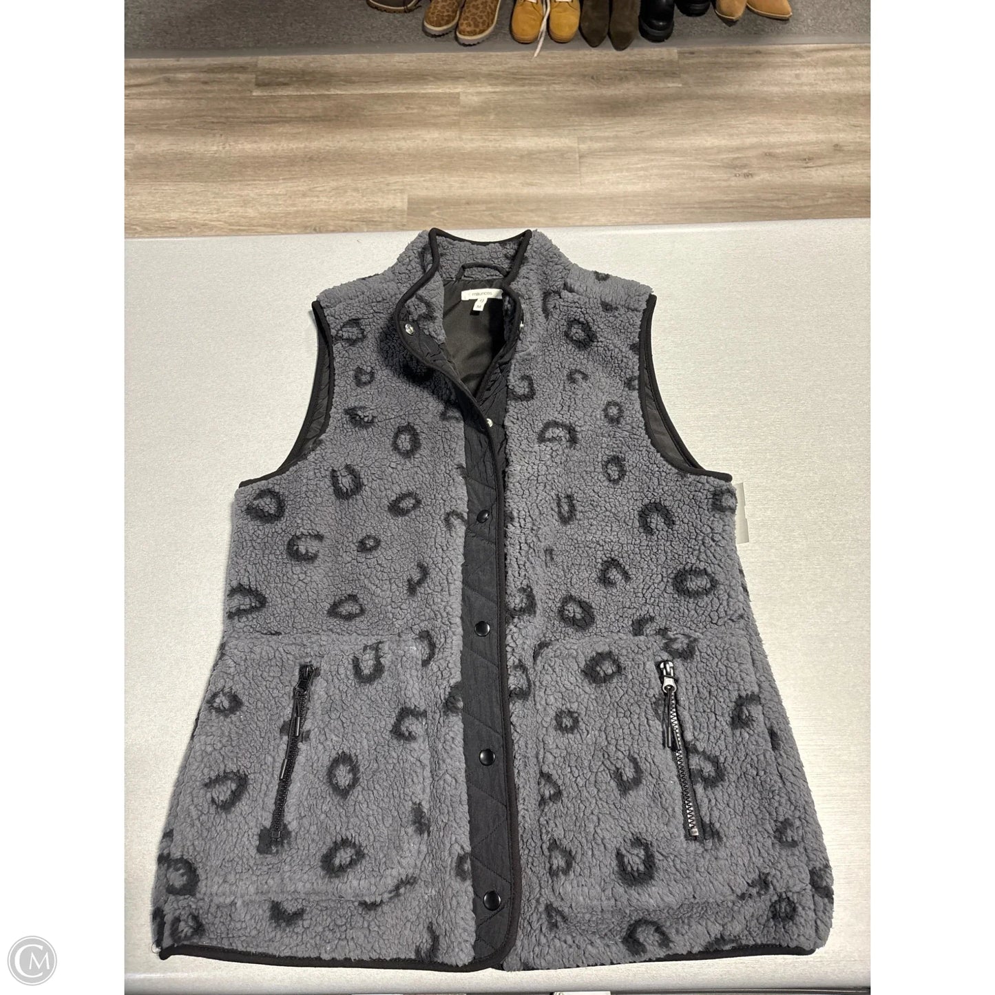 Vest Faux Fur & Sherpa By Maurices In Grey, Size: M