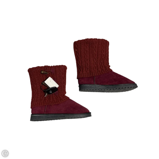 Boots Ankle Flats By Essentials In Red, Size: 9