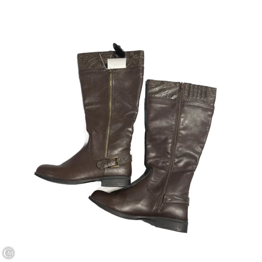 Boots Knee Flats By Cmf In Brown, Size: 9