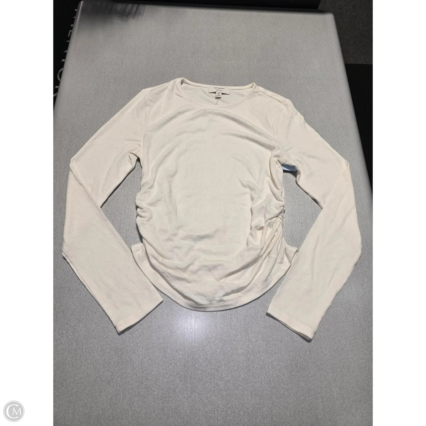 Top Long Sleeve By Banana Republic In Cream, Size: M