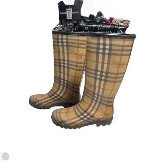 Boots Luxury Designer By Burberry In Plaid Pattern, Size: 9