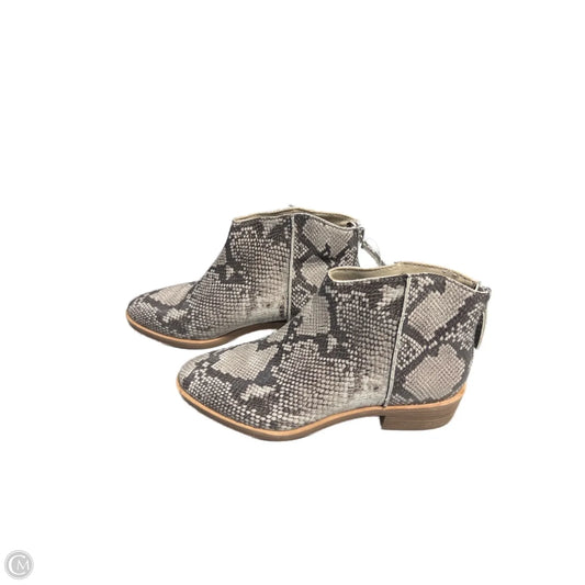 Boots Ankle Flats By Dolce Vita In Animal Print, Size: 8.5