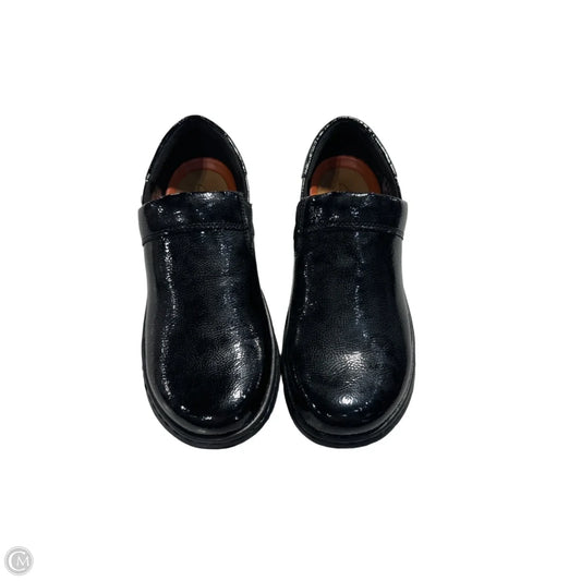 Shoes Flats By Clarks In Black, Size: 9
