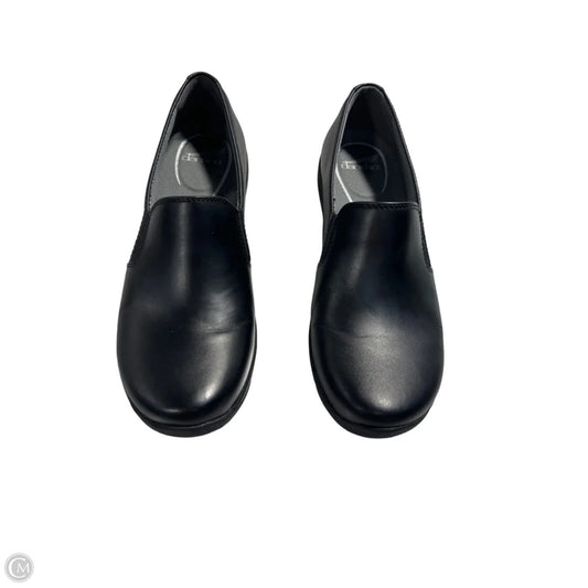 Shoes Flats By Dansko In Black, Size: 9