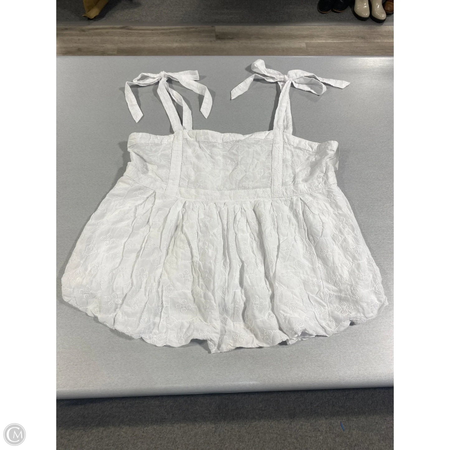 Tank Top By Old Navy In White, Size: M