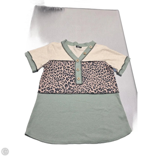 Top Short Sleeve By Heimish Usa In Animal Print, Size: S