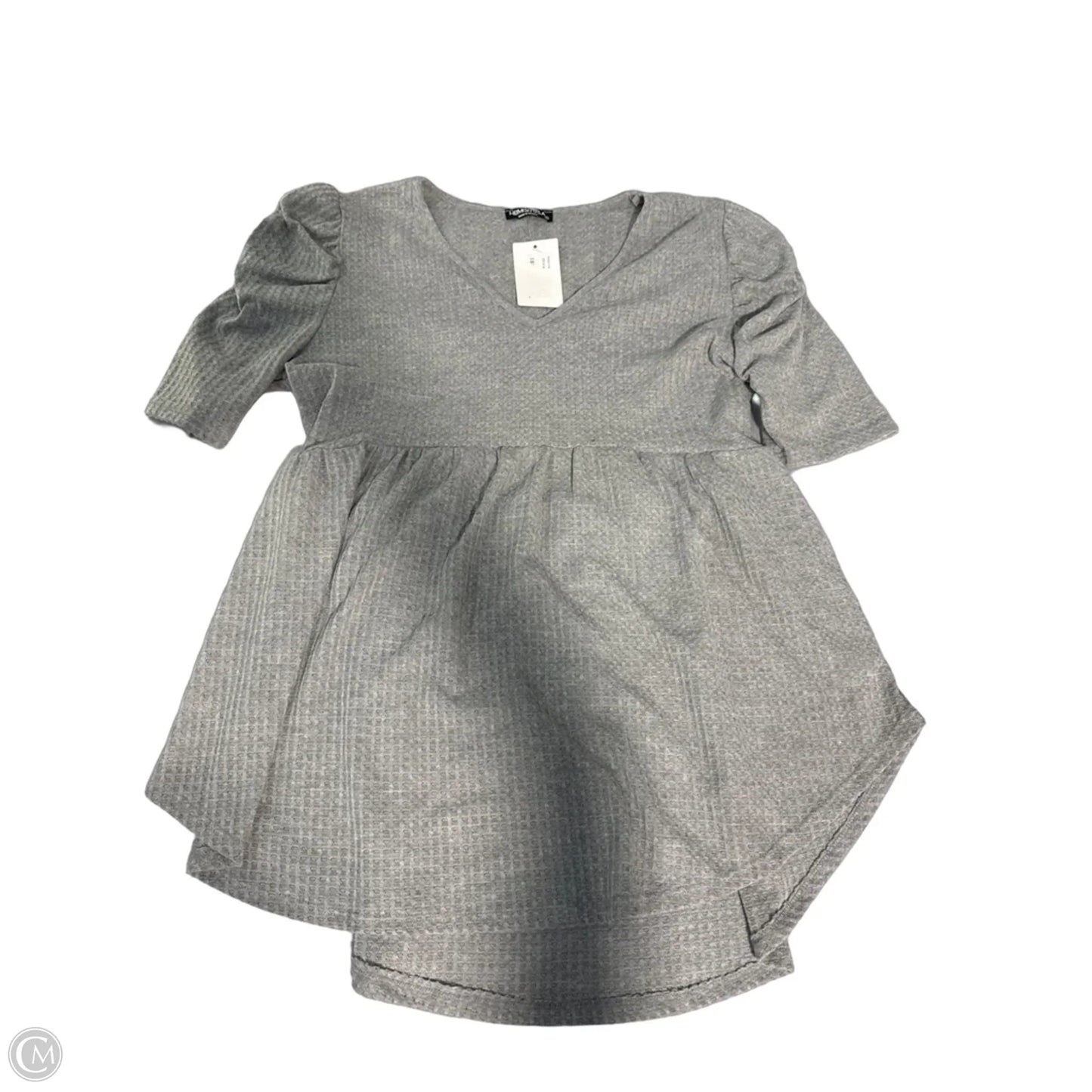 Top Short Sleeve By Heimish Usa In Grey, Size: S