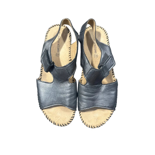 Sandals Flats By Naturalizer In Grey, Size: 6.5