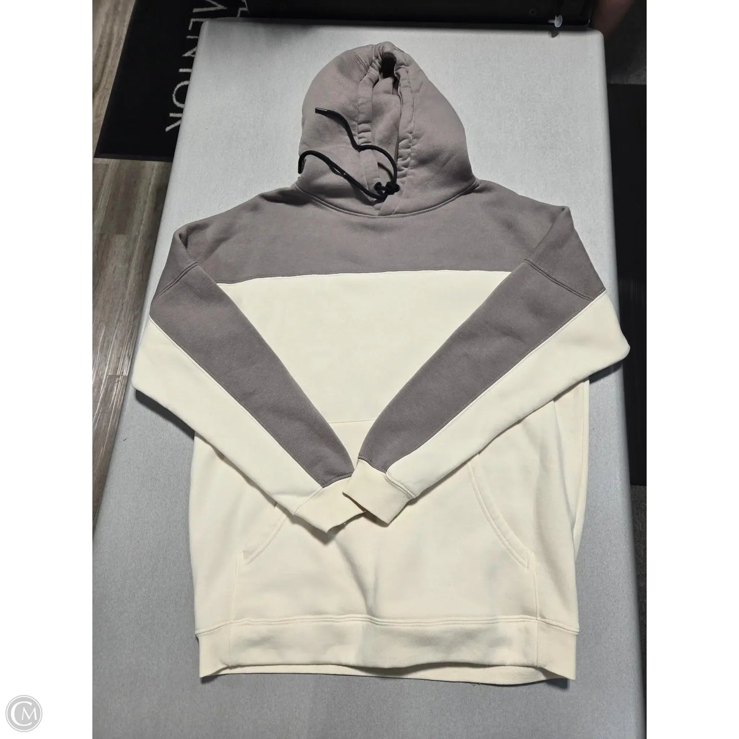 Sweatshirt Hoodie By Mono B In Grey & White, Size: M