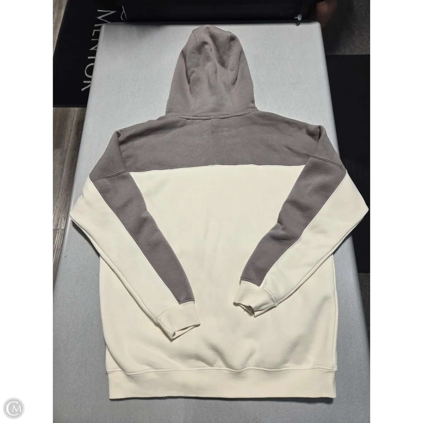 Sweatshirt Hoodie By Mono B In Grey & White, Size: M