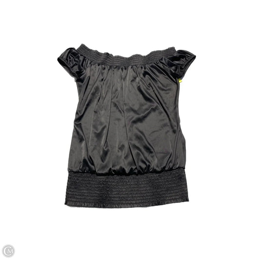 Top Short Sleeve By Guess In Black, Size: L