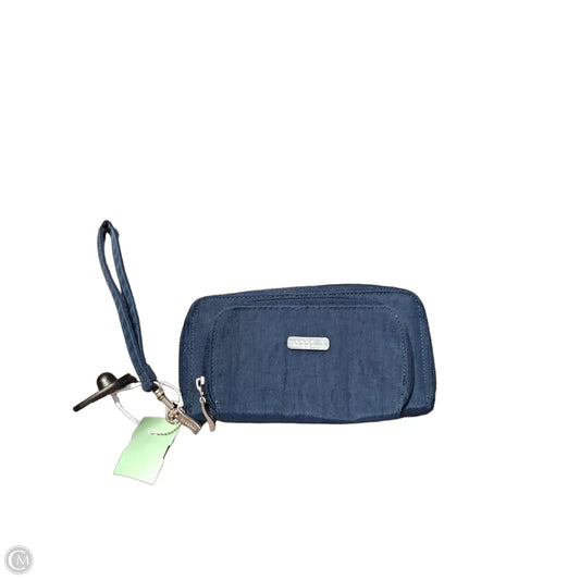 Wristlet By Baggallini, Size: Small