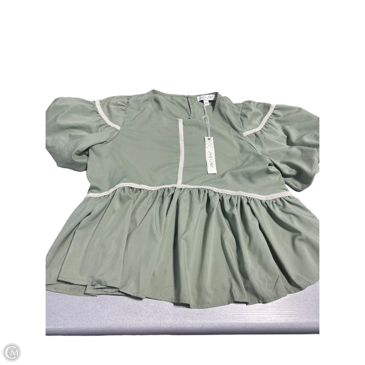 Top Short Sleeve By She + Sky In Green, Size: L