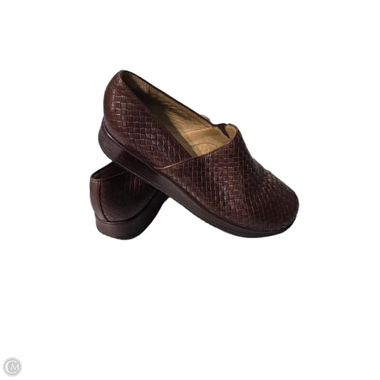 Shoes Flats By Clarks In Brown, Size: 8.5