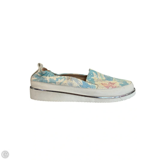 Shoes Sneakers By Clothes Mentor In Blue & Cream, Size: 8.5