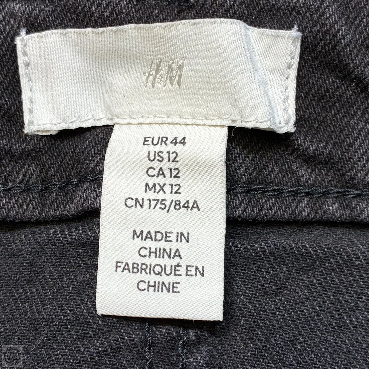 Shorts By H&m In Black, Size: 12
