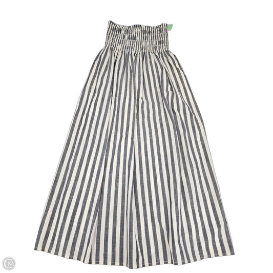 Dress Casual Short By Universal Thread In Grey & White, Size: S