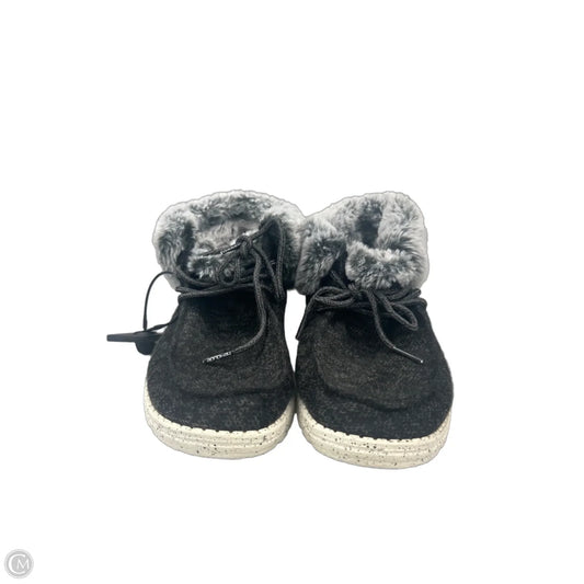 Shoes Flats By Hey Dude In Black & Grey, Size: 7