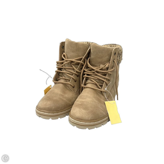 Boots Ankle Flats By Cliffs By White Mountain In Tan, Size: 10
