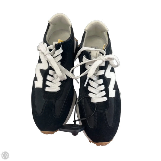 Shoes Sneakers By Steve Madden In Black & White, Size: 8.5