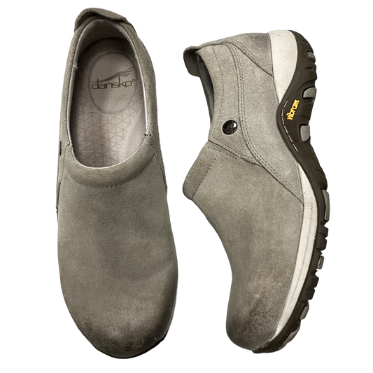 Shoes Sneakers By Dansko  Size: 8.5