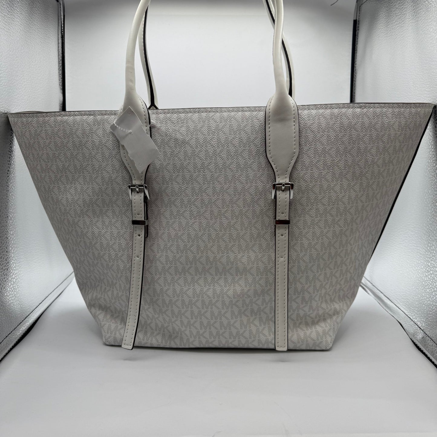 HANDBAG DESIGNER by MICHAEL KORS In WHITE, Size: LARGE