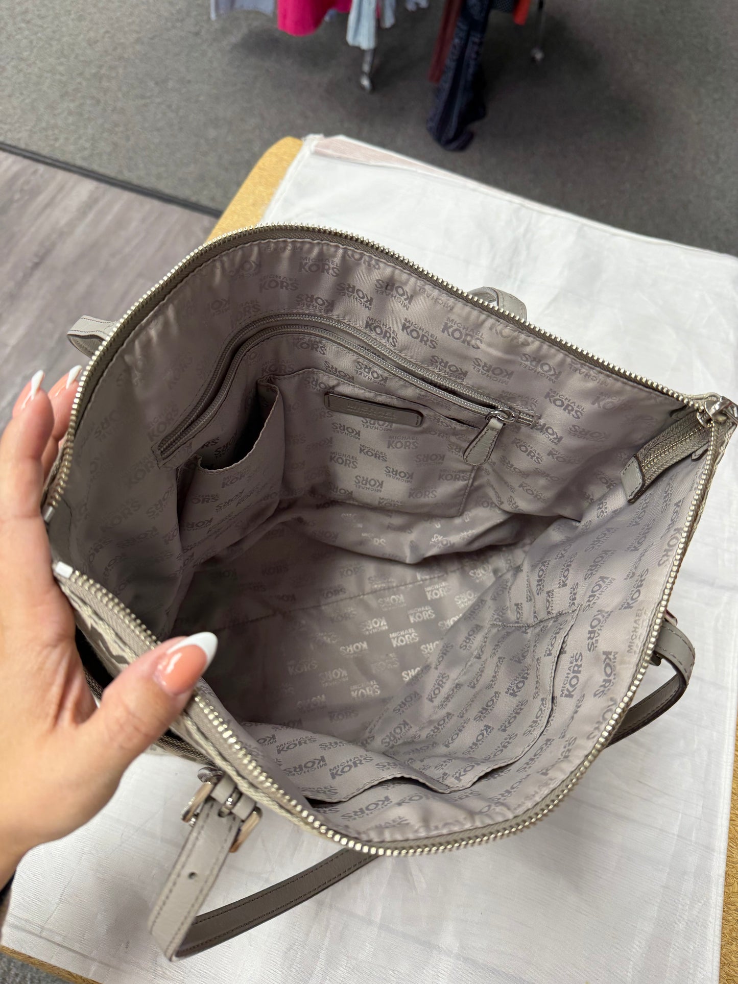 Handbag Designer By Michael Kors In Grey, Size:Large