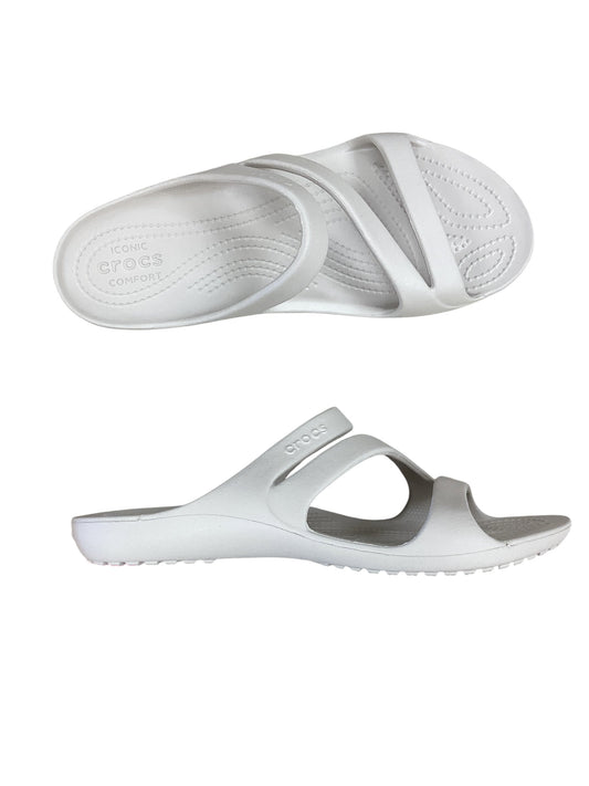 Sandals Flats By Crocs In Tan, Size: 10