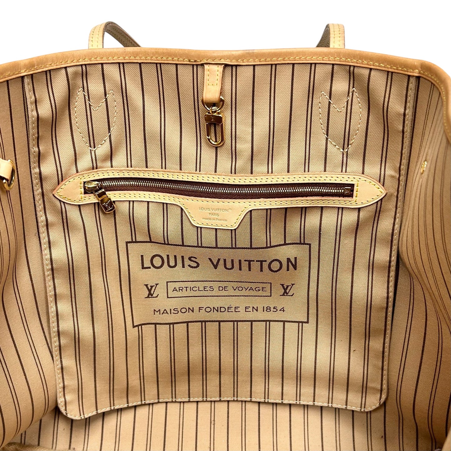 Handbag Luxury Designer By Louis Vuitton, Size: Large