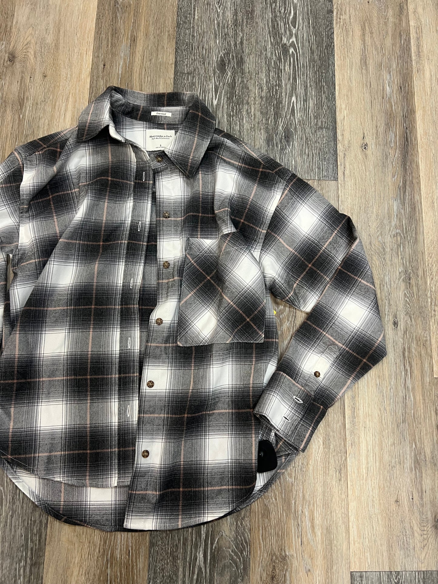 Blouse Long Sleeve By Abercrombie And Fitch In Plaid Pattern, Size: S