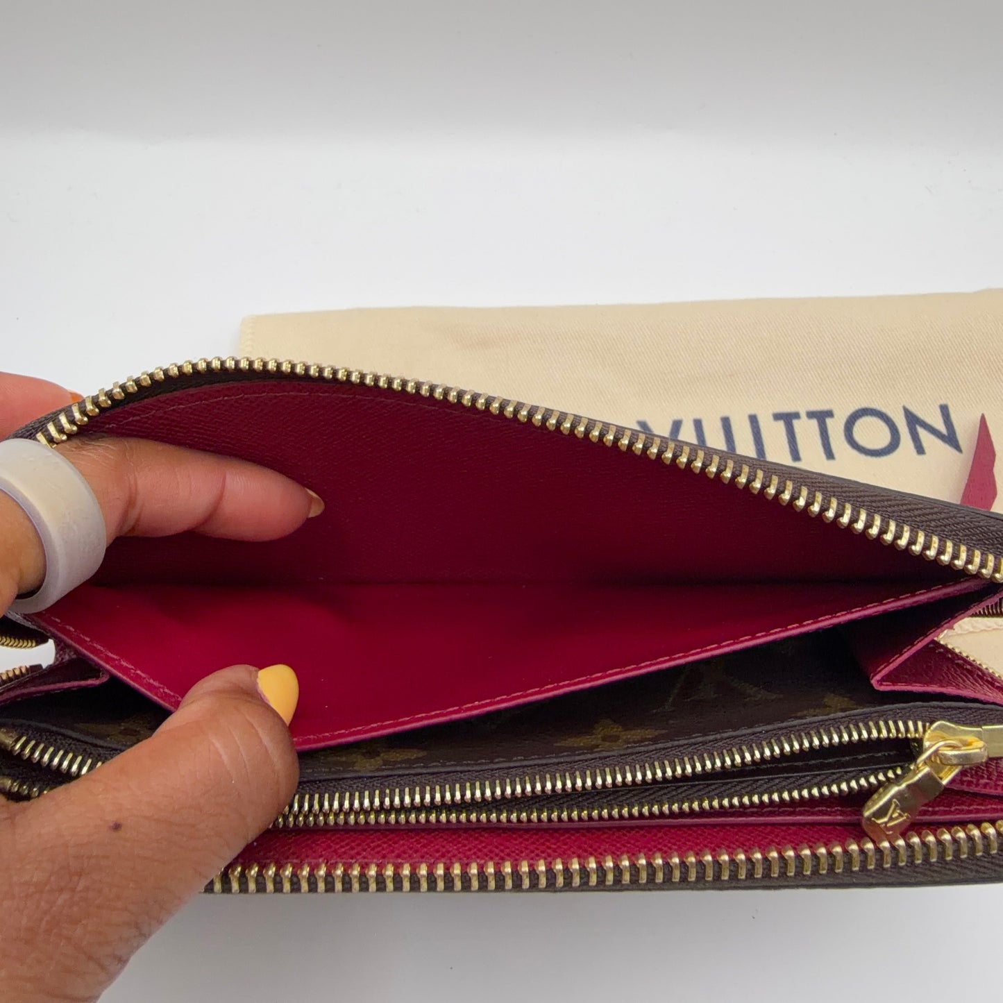 Wallet Luxury Designer By Louis Vuitton, Size: Large