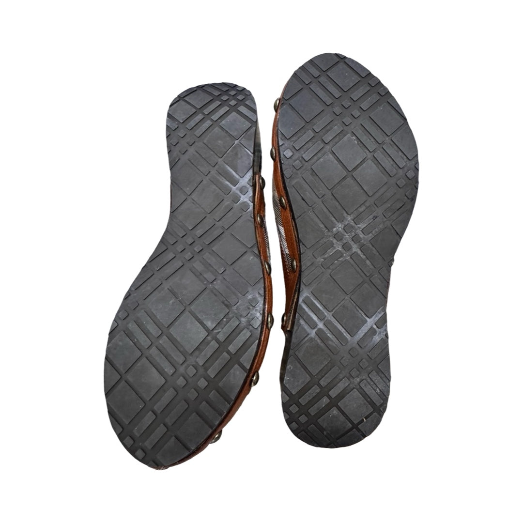 Shoes Luxury Designer By Burberry In Multi, Size:5.5