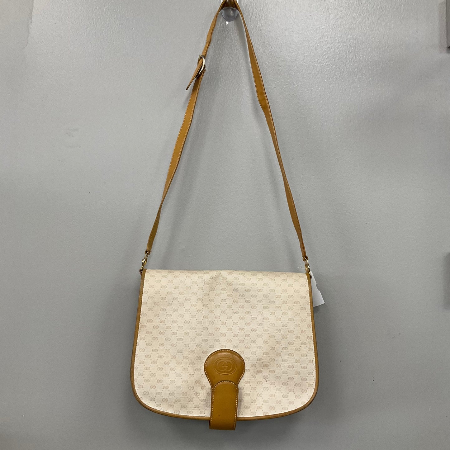 Crossbody Luxury Designer By Gucci In Beige, Size:Medium