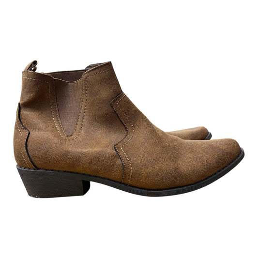 BOOTS ANKLE FLATS by ARIZONA In BROWN, Size: 10