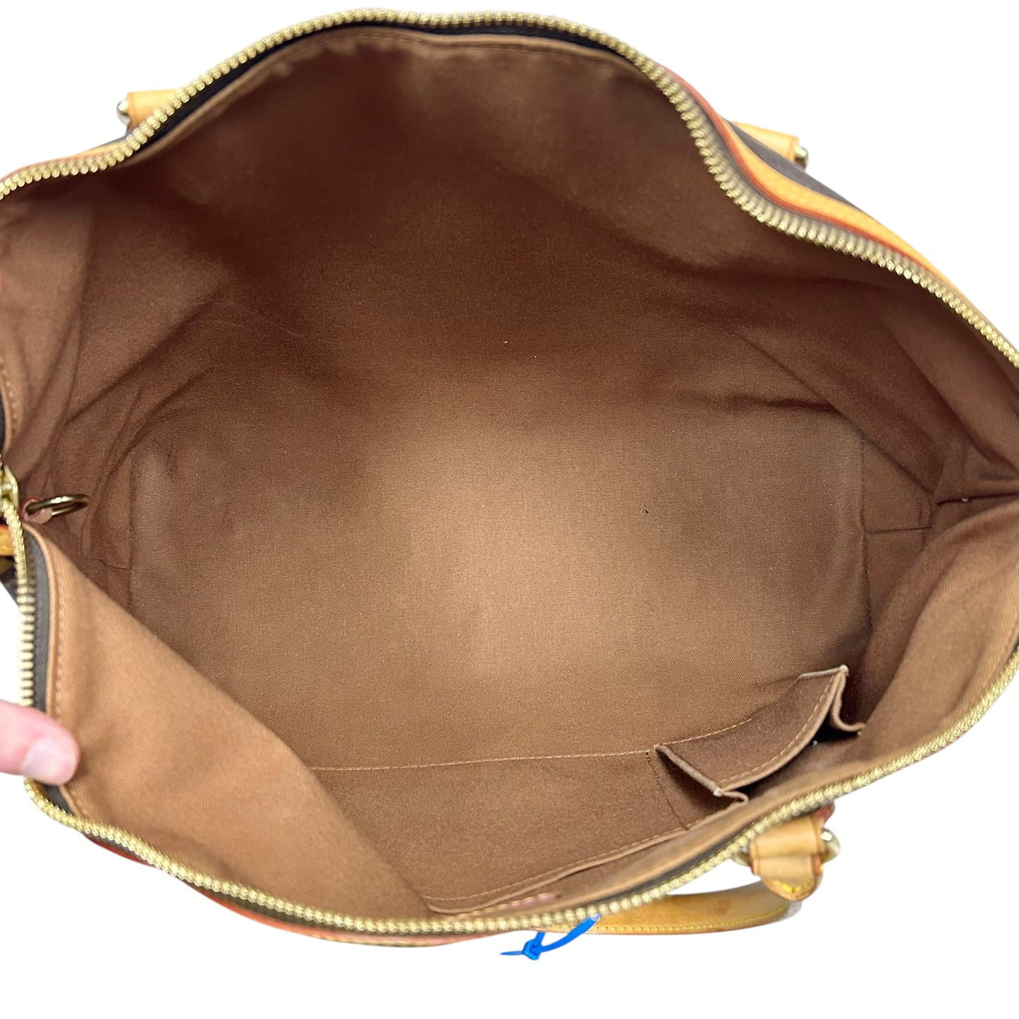 Handbag Luxury Designer By Louis Vuitton, Size: Medium