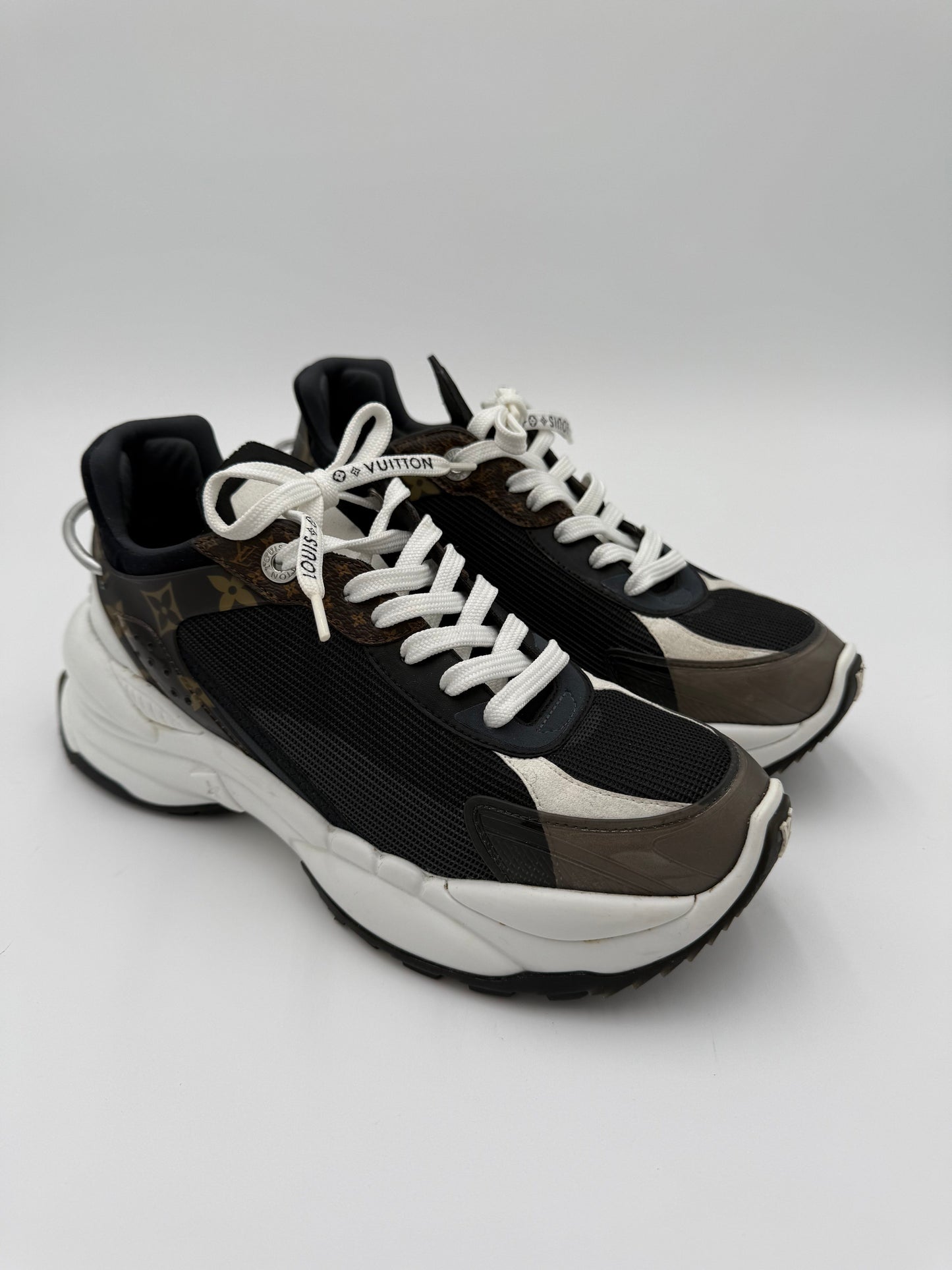 Shoes Luxury Designer By Louis Vuitton In Black & White, Size:8.5