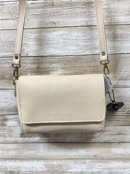 Crossbody Leather By Cma In Cream, Size:Small