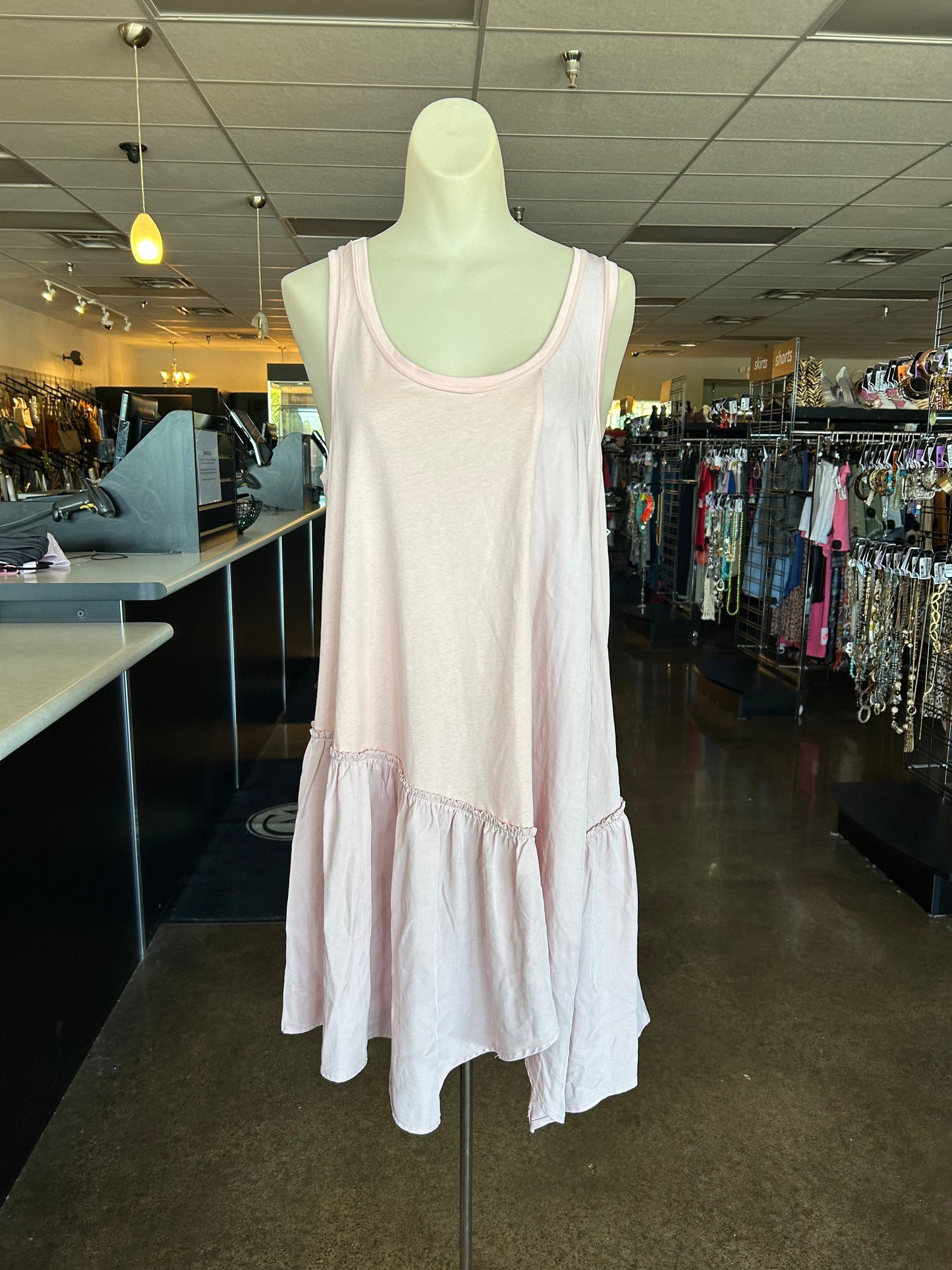 DRESS CASUAL SHORT by    CLOTHES MENTOR In PINK, Size: M