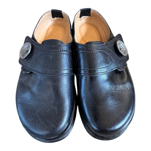 Shoes Flats By Cmc In Black, Size:6