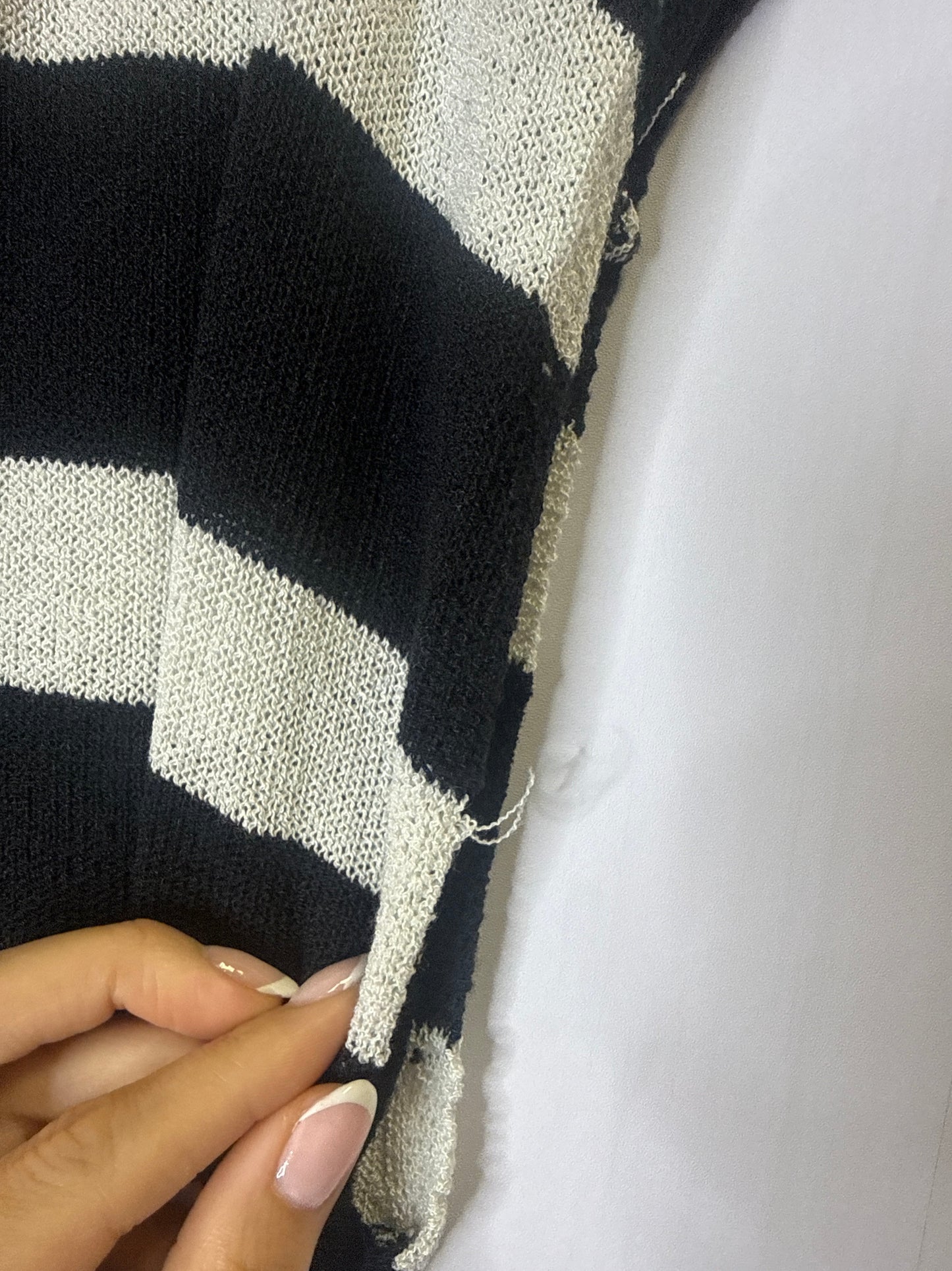 Top Sleeveless By Clothes Mentor In Black & Cream, Size: S