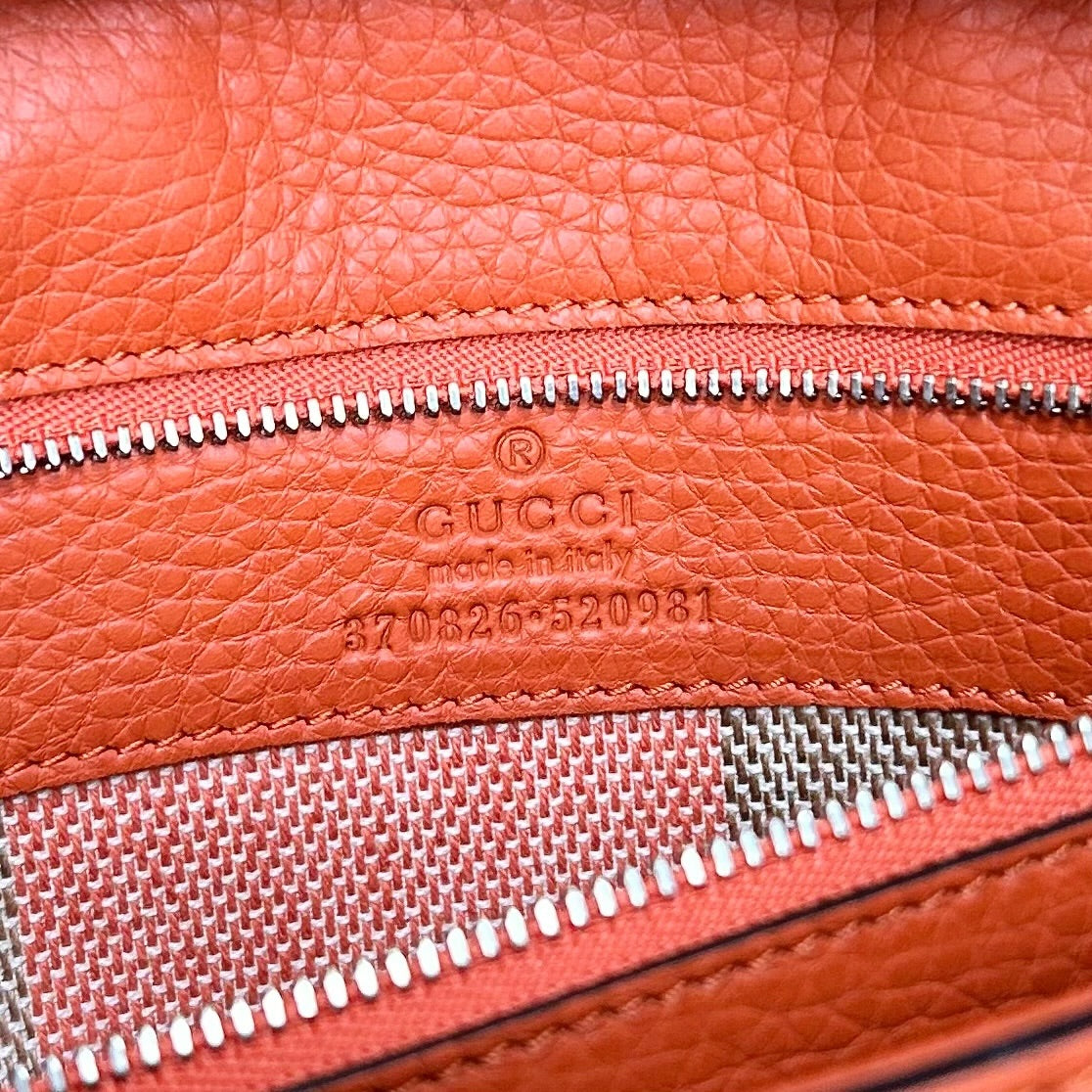 Crossbody Luxury Designer By Gucci, Size: Medium