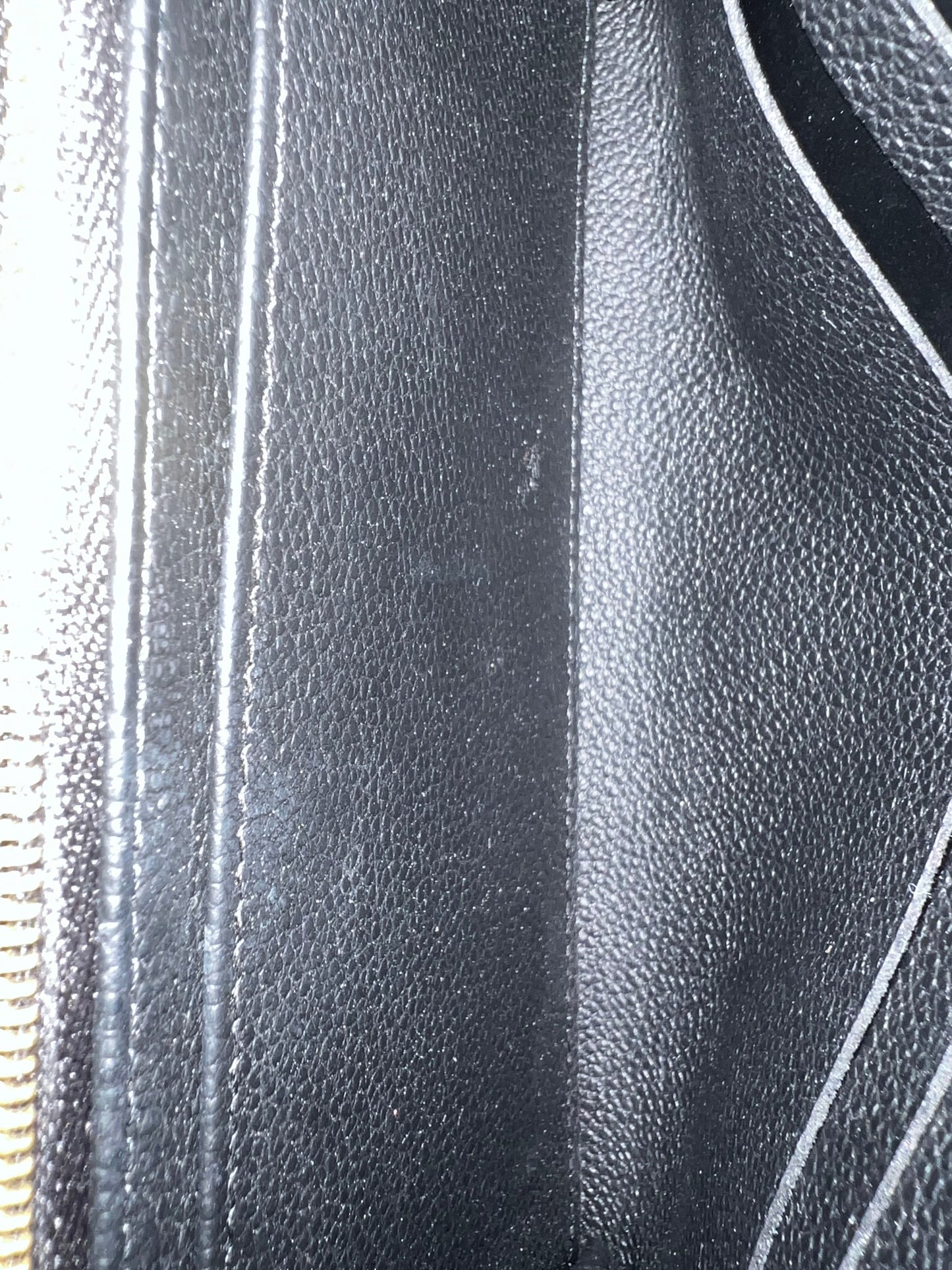 Wallet Luxury Designer By Louis Vuitton, Size: Medium