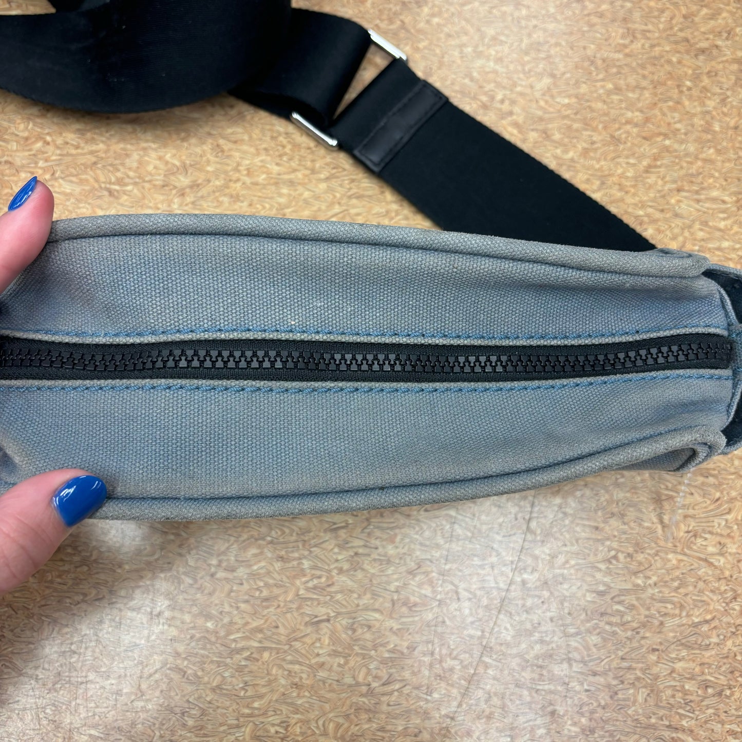 CROSSBODY DESIGNER by MARC JACOBS In GREY, Size: MEDIUM