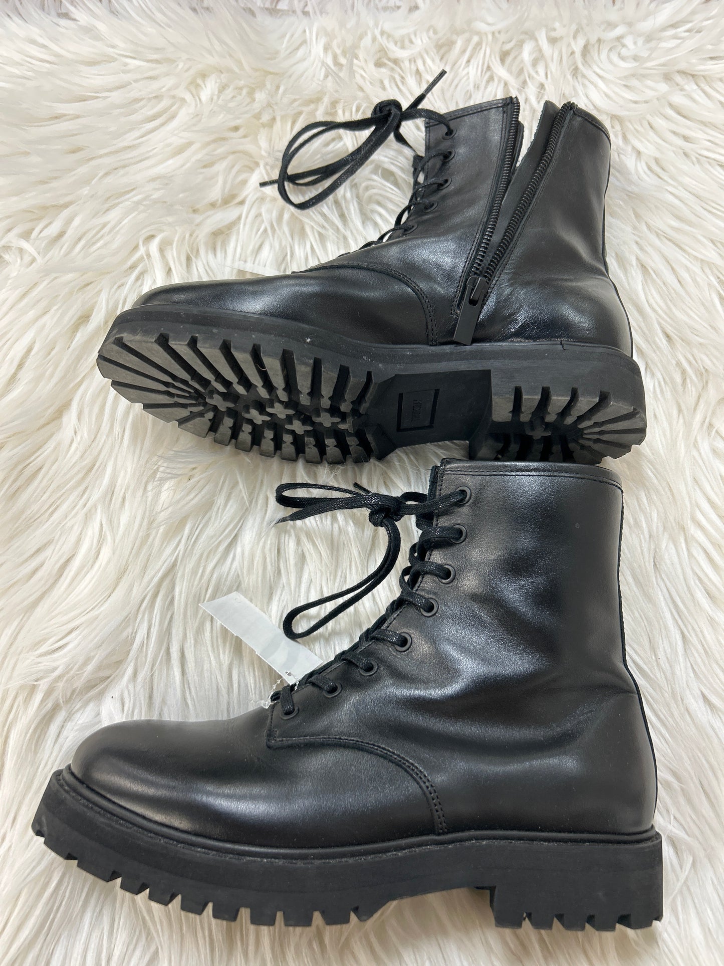 Boots Ankle Flats By Clothes Mentor In Black, Size:8.5