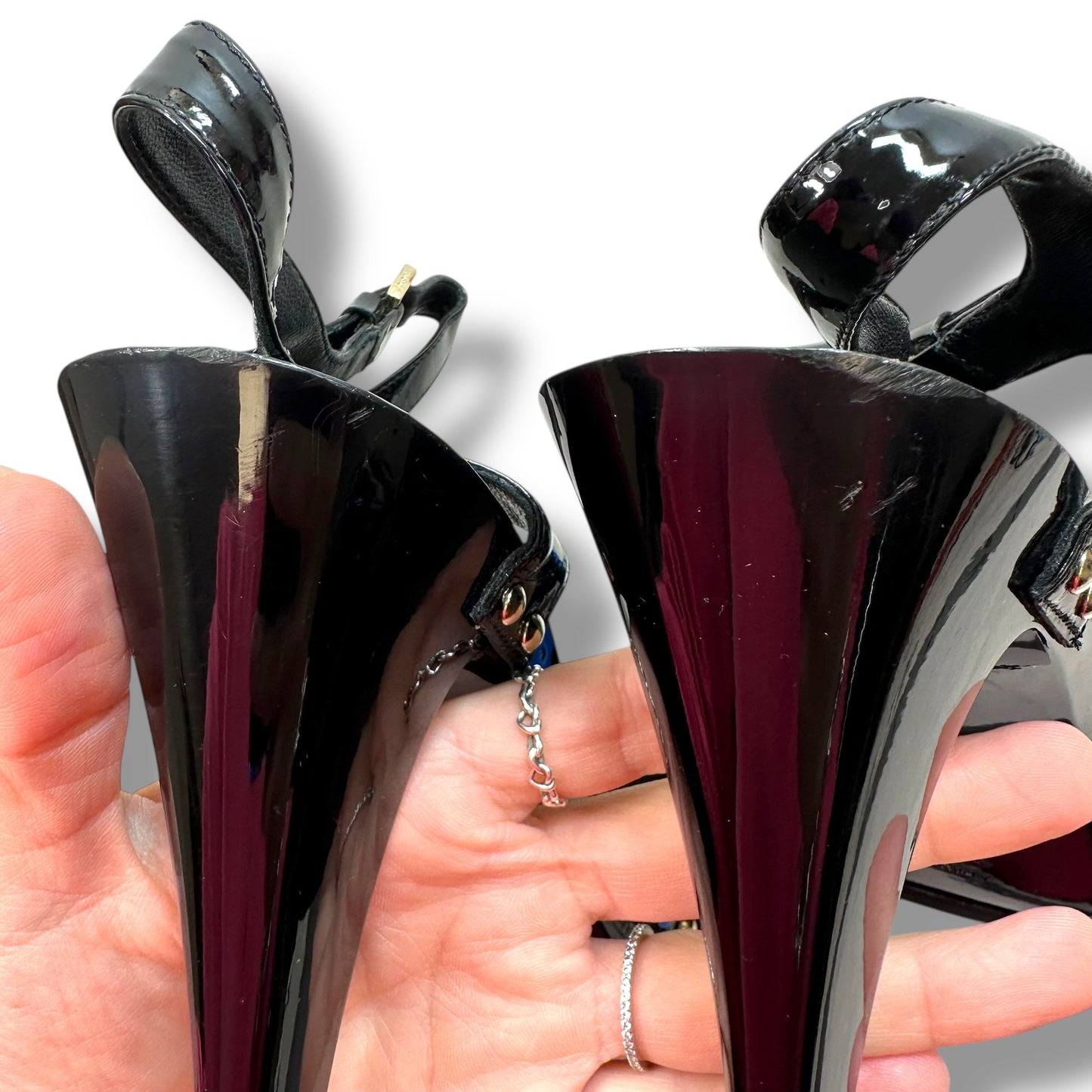 Sandals Luxury Designer By Gucci In Black, Size: 10